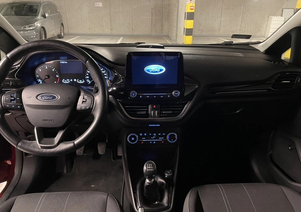 Ford Fiesta cena 40997 przebieg: 113500, rok produkcji 2017 z Kraków małe 121